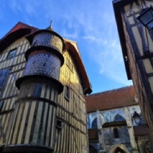 Troyes en un week-end avec @mai_lv : une belle découverte hivernale de la culture champenoise, big up au très riche Musée d'art moderne, installé dans l'ancien palais épiscopal, situé à côté de la cathédrale 😎.#troyes